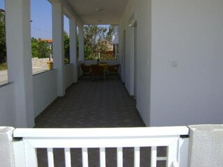 Apartment Povljana Außenaufnahme 2