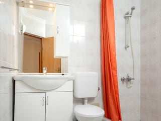 Apartment Vrboska Features 13