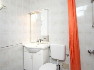 Apartment Vrboska Features 14