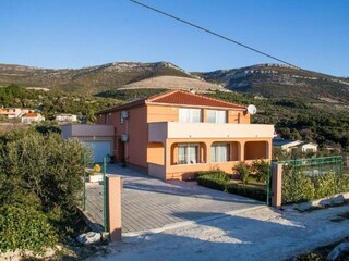 Villa Kastel Novi Außenaufnahme 4