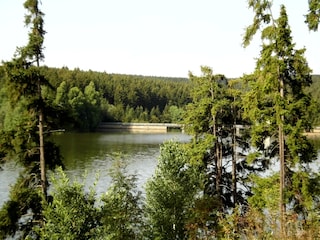 Hasselvorsperre mit See