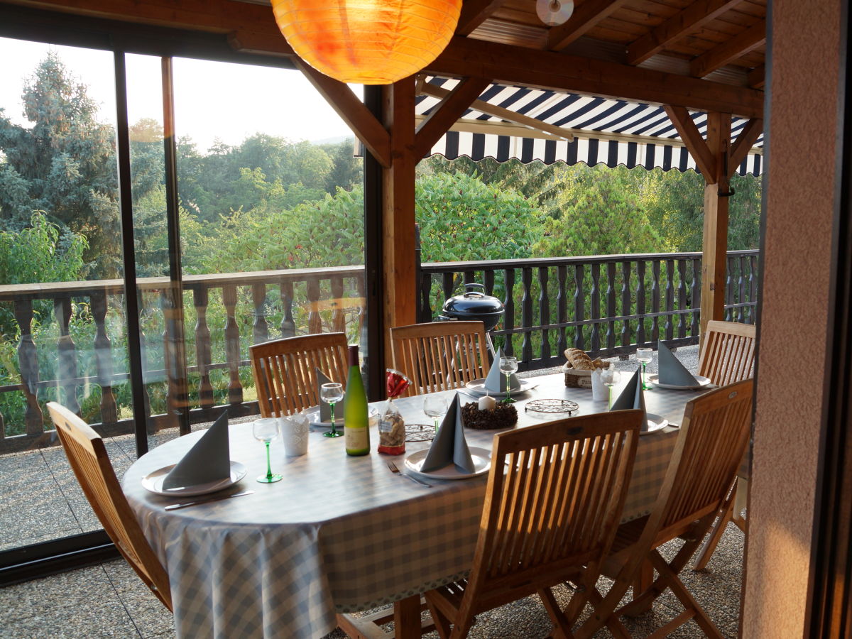 Terrasse auf der Gartenseite