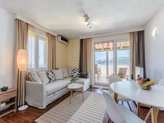 Apartment Postira  19