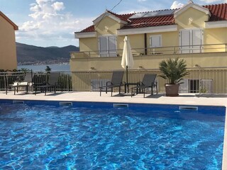 Apartment Okrug Gornji  10