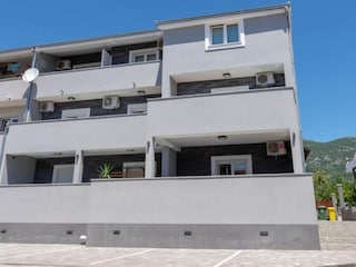 Vakantiehuis Kaštel Stari Buitenaudio-opname 4