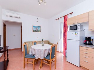 Apartment Lopar Features 9