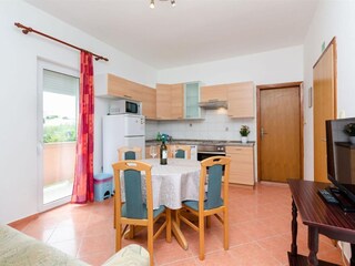 Apartment Lopar Features 10