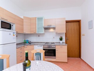 Apartment Lopar Features 12