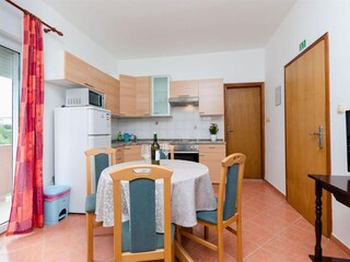 Apartment Lopar Features 14