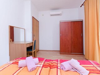 Apartment Lopar Features 18