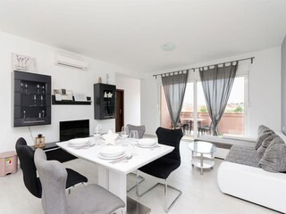 Appartement Lopar Équipement 11