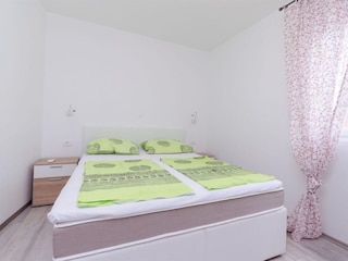 Apartment Lopar Features 17