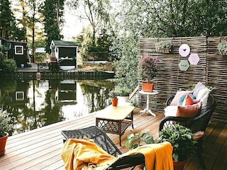 Chalet Geel Outdoor Recording 3