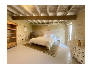 Schlafzimmer im Erdgeschoss mit eigenem Bad