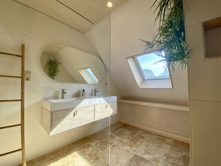 Upstairs bathroom