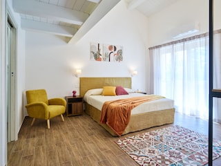 Villa Esther - Double Bedroom with en-suite bathroom