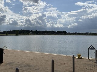 Blick vom Yachthafen zum Am Achterwassser