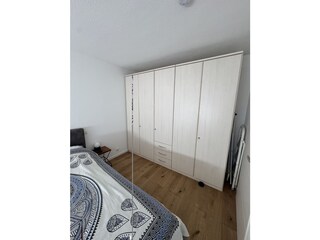 Großer Schrank