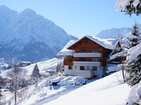 Ferienwohnung "Widderstein" im Gästehaus am Berg