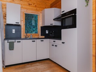 Küche mit Spülmaschine, Induktionsfeld & Kombiofen