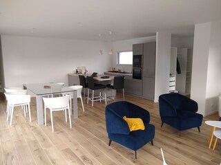 Wohnzimmer von Südwesten aus gesehen