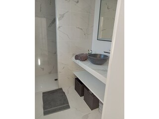 Badezimmer – Hauptschlafzimmer