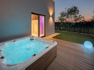 Villa Tar Outdoor Recording 4