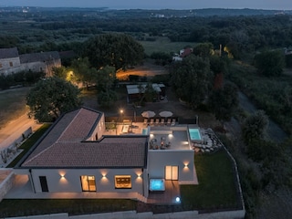 Villa Tar Outdoor Recording 5