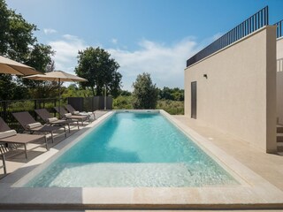 Villa Tar Outdoor Recording 7