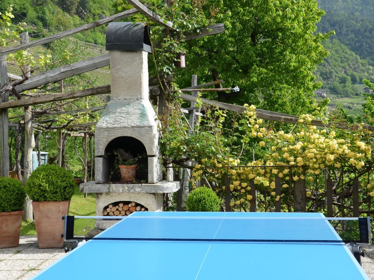 Am Tischtennisplatz auf der Terrasse