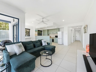 Apartment Broadbeach Features 11