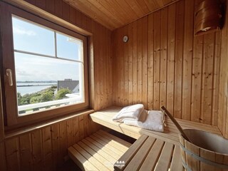 Sauna mit Blick aufs Wasser