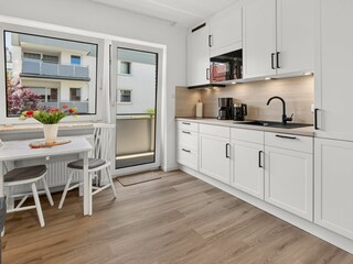 Wohnzimmer-Schlafzimmer-Küche-Essbereich
