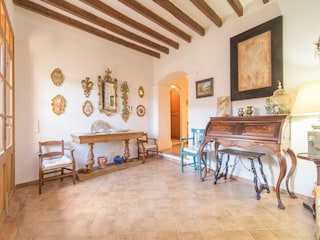 Holiday house Alaró Features 12