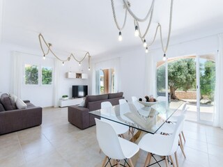 Villa Colonia de Sant Pere Features 29