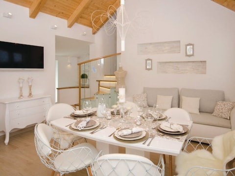 Vakantiehuis Luxury Villa MaLo - Holiday Home