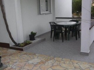 Apartment Povljana  12