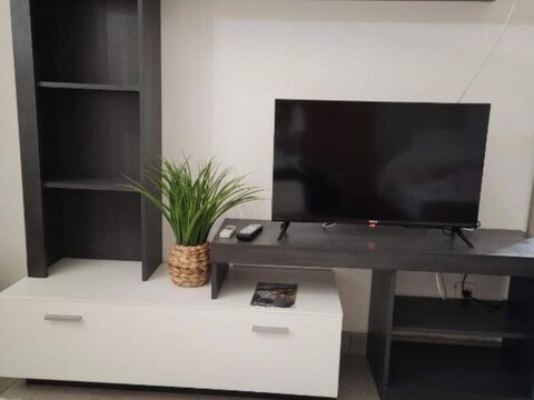 Appartement Apartment and Room Mare Vrlika - Double Bedroom with Terrace and External Kitchenette