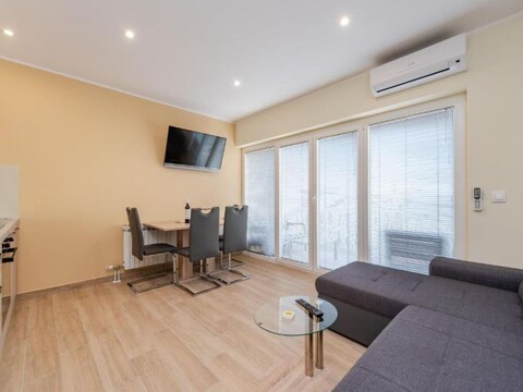 Appartement Bračić Premium Apartments with Outdoor Pool and Sauna - Two Bedroom Apartment with Balcony