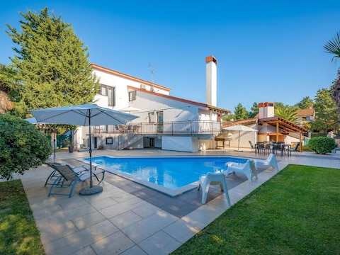 Villa Schilderachtige villa met privétuin