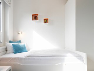 Einzelbett mit ausziehbarer Erweiterung