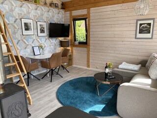 Wohnbereich mit Smart TV und WLAN /Wifi