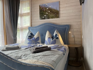 Schlafzimmer ( Queensize Boxspringbett)