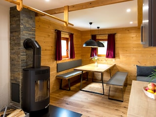 Wohnraum mit Kamin