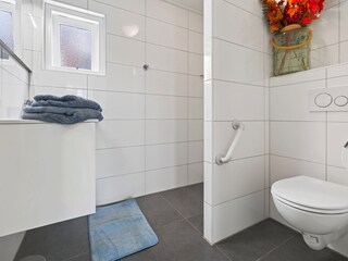Ferienhaus Den Burg Badezimmer 24