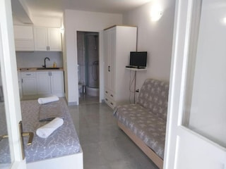 Apartment Lumbarda Features 16
