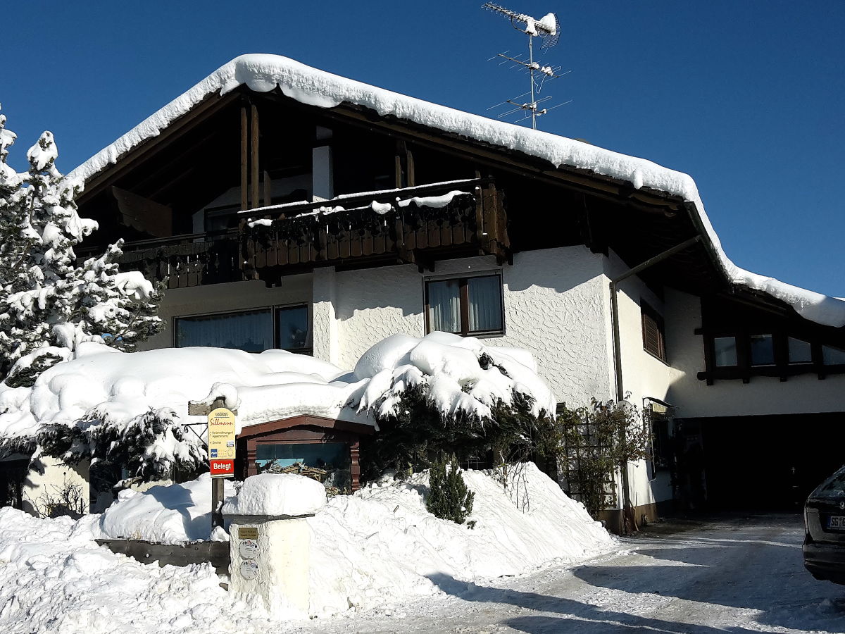 Außenansicht der Ferienwohnung im Winter!