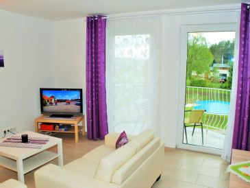 Ferienwohnung Fewo Poolblick mit Balkon