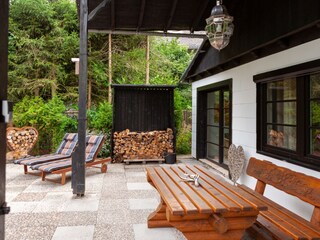 Terrasse mit Sauna-Liegen