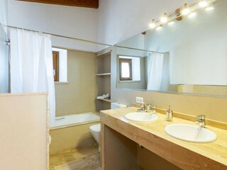 Cottage Lloseta Features 21